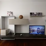Banksy Inspired Rome Apartment - Colli Albani