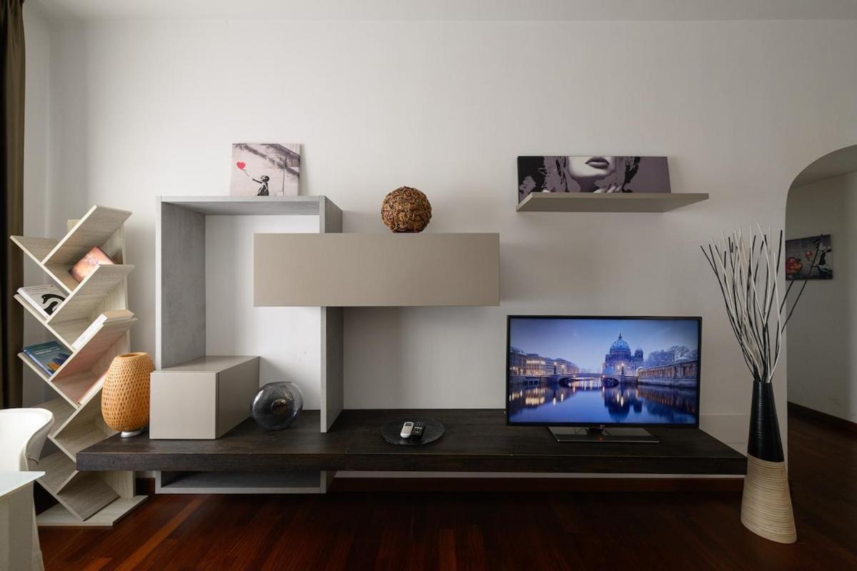Apartment Banksy Inspired - Colli Albani Rom