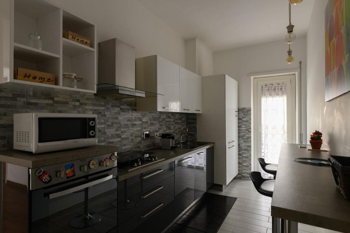 Banksy Inspired - Colli Albani Apartment *